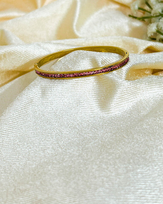 pink stone thin wrist / baby size bracelet