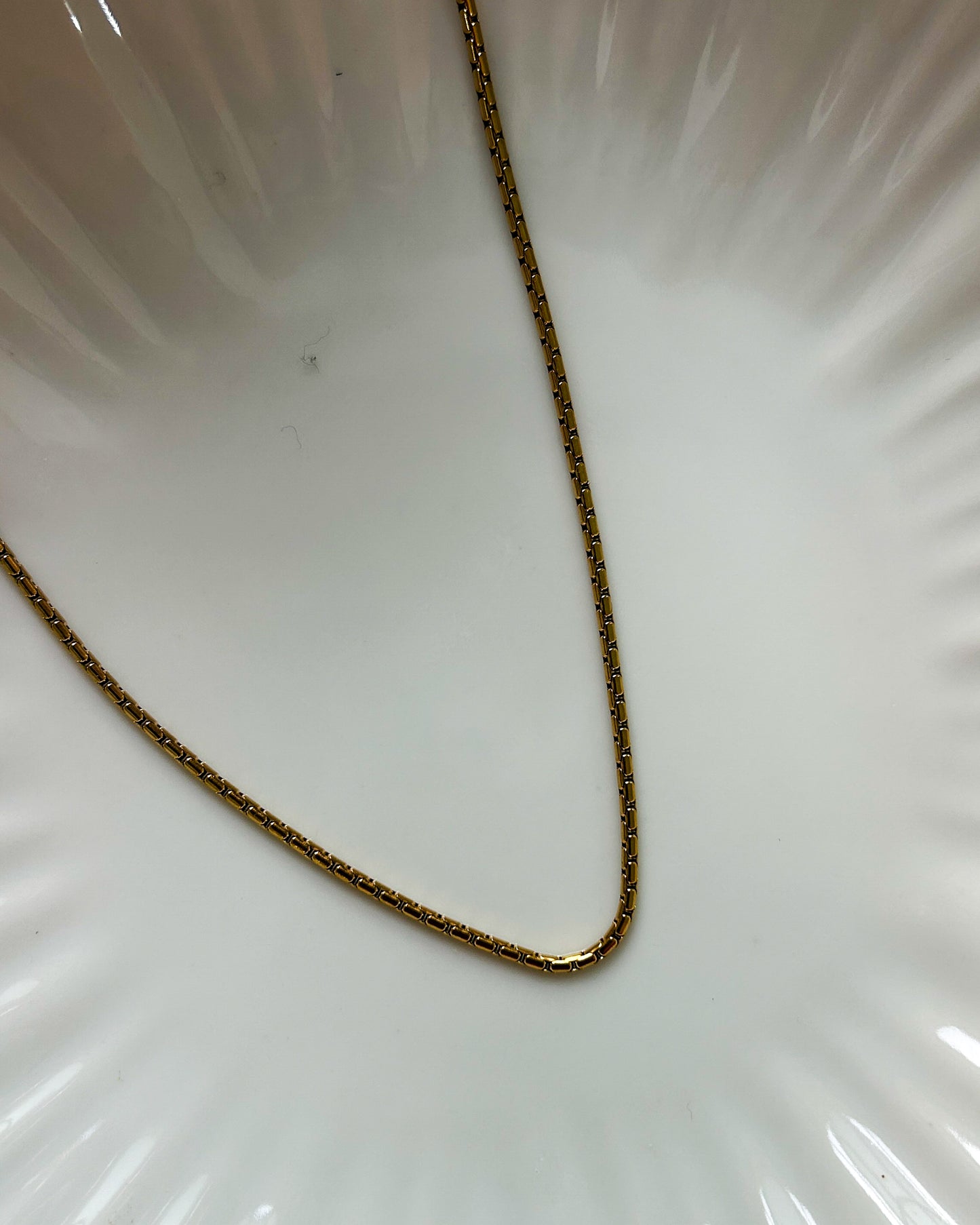 Thin box chain