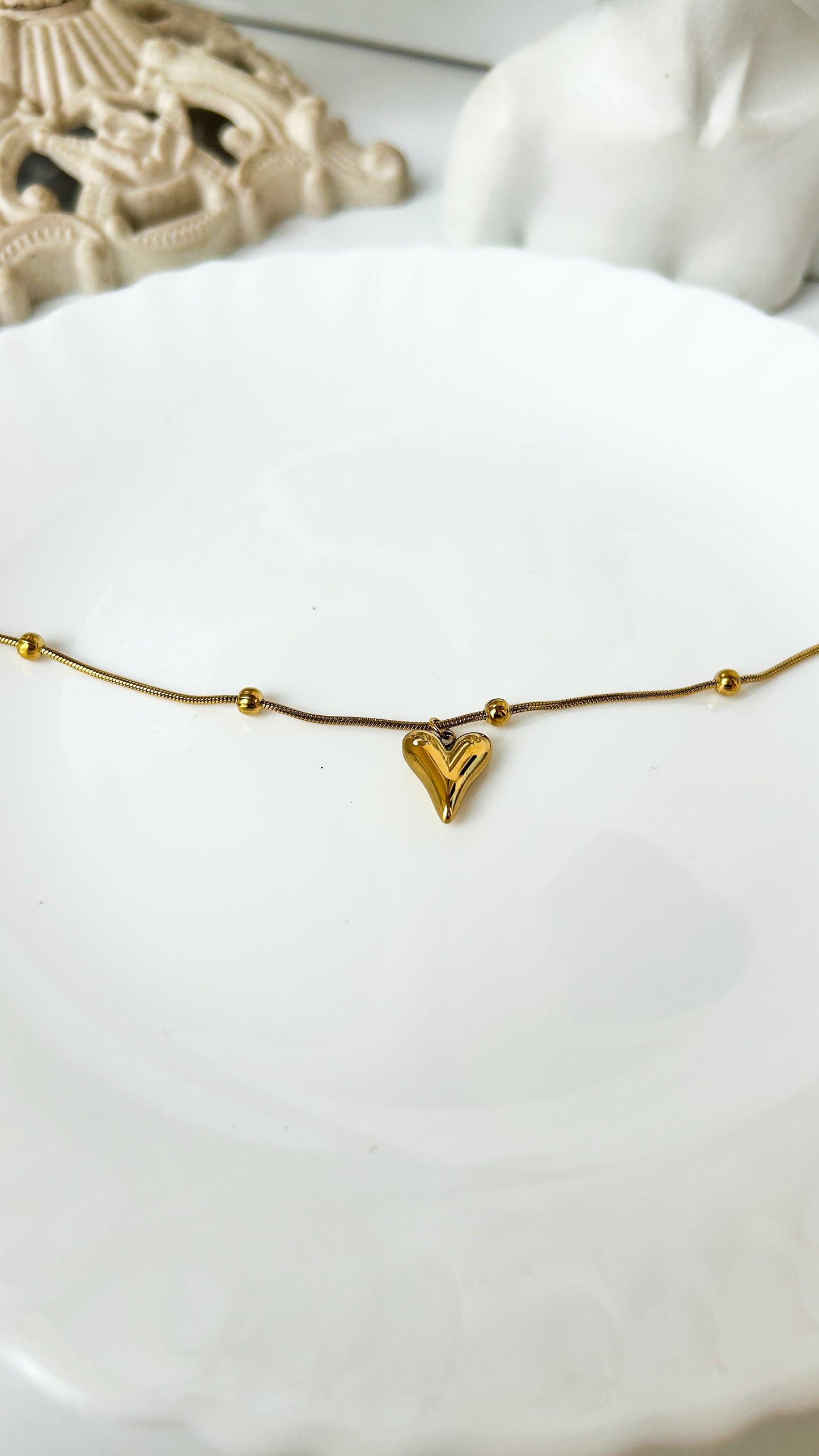Pointed heart anklet