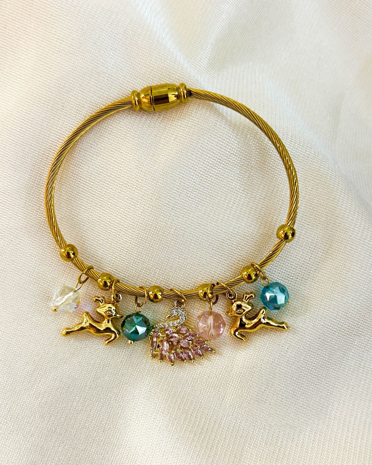 Magnetic charm Bracelet swan