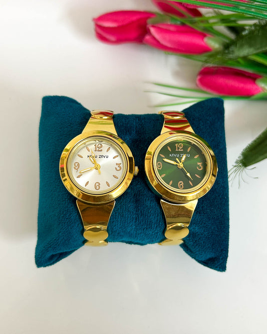 Round pattern thin wrist baby size watch