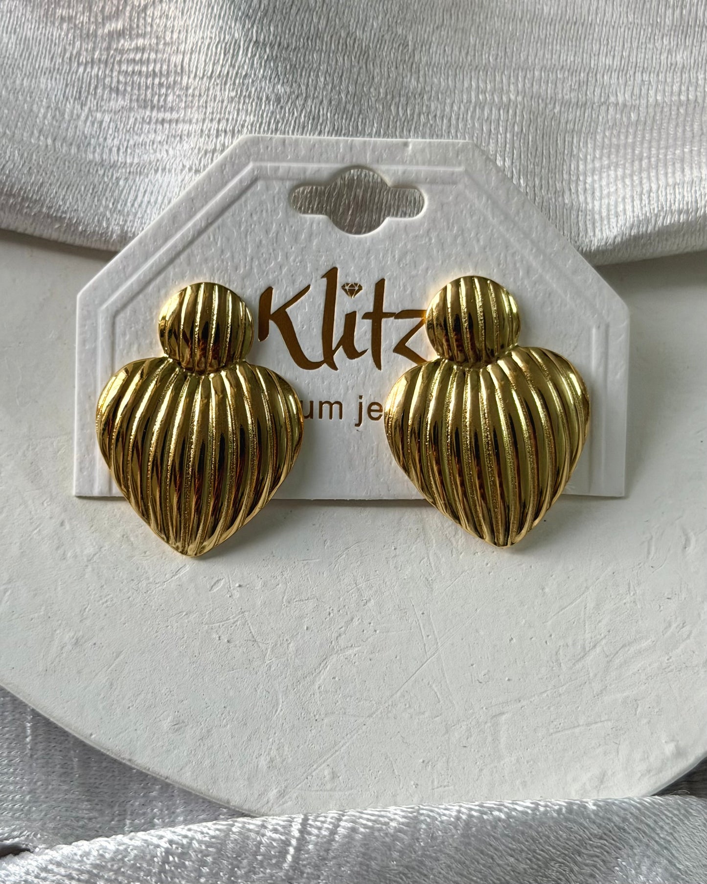 Statement earrings 