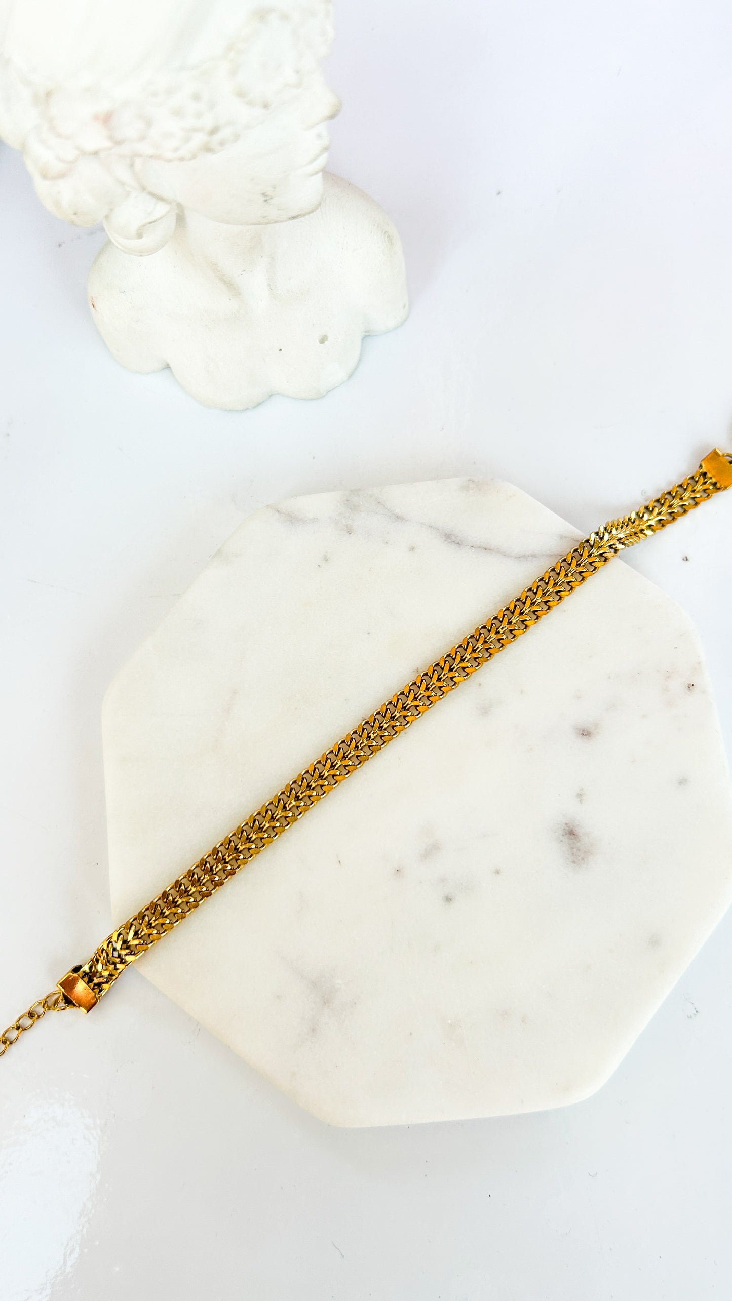 Patterned chain bracelet