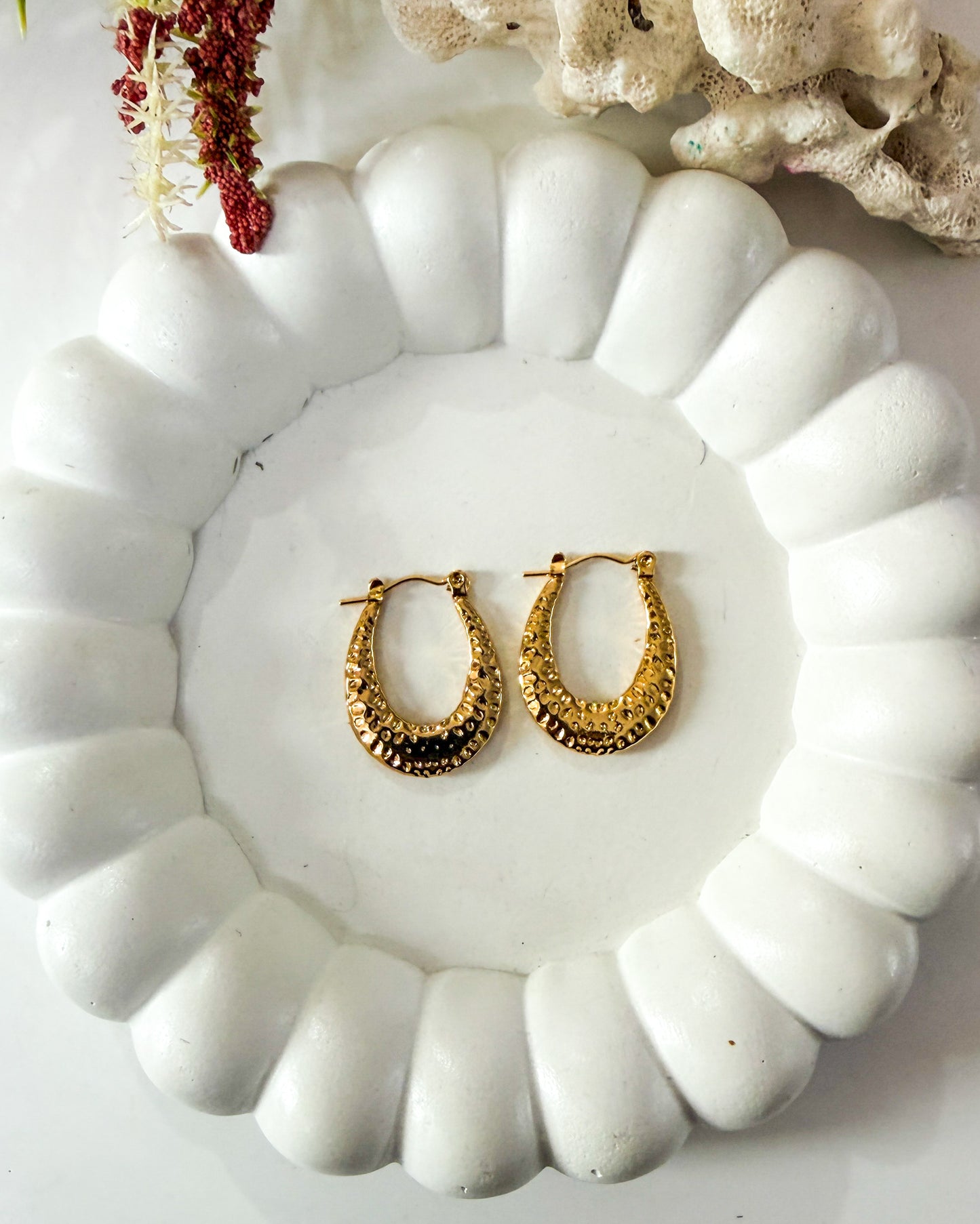 Crushed elongated hoops