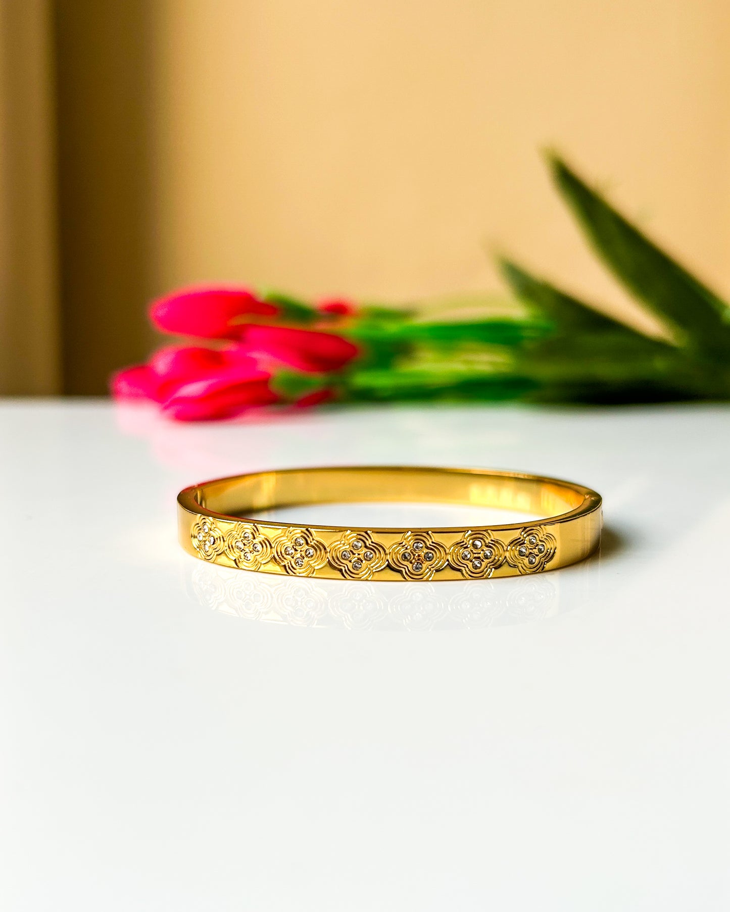 Flora engraved thin wrist/ baby size brace