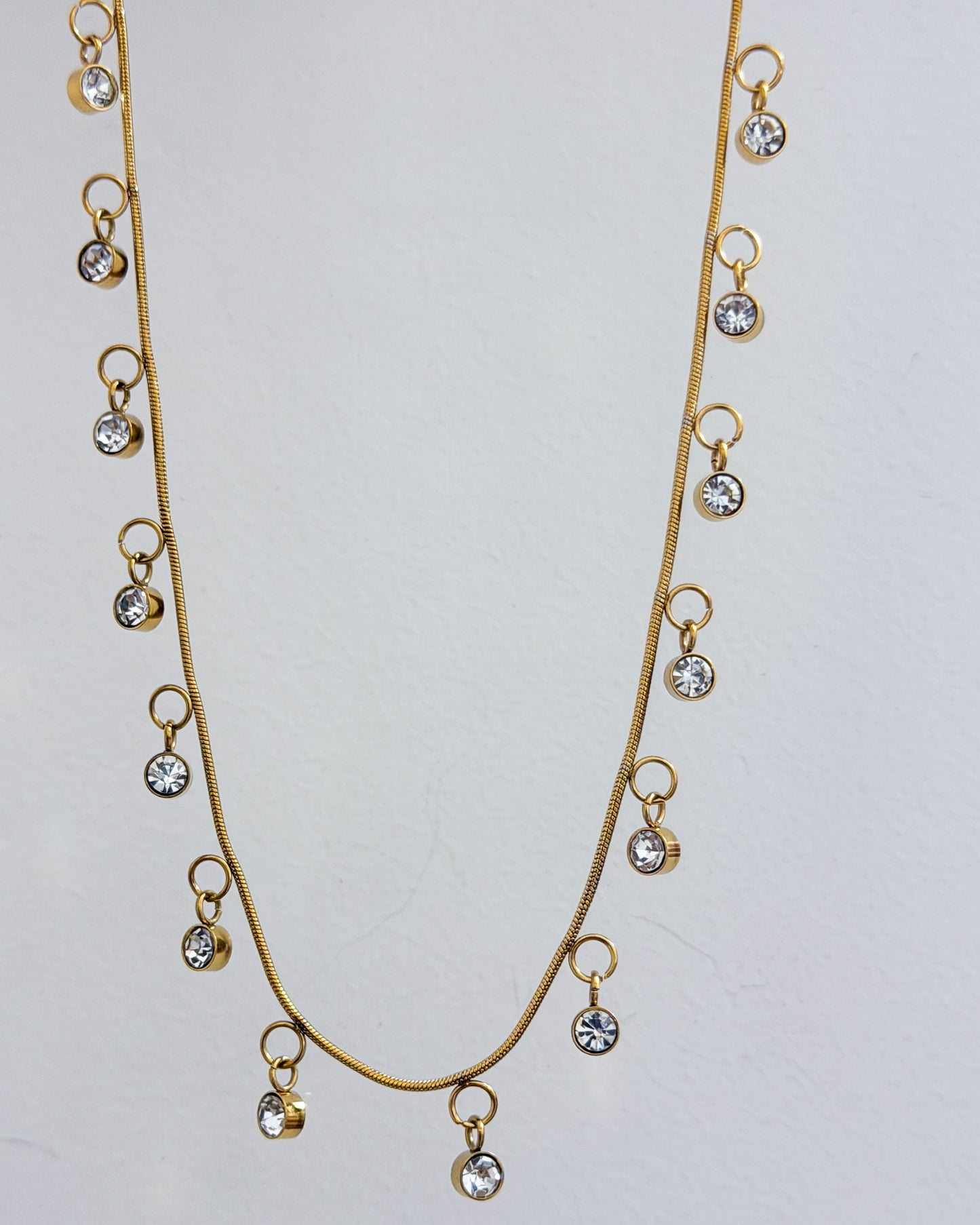 Round stone charm necklace