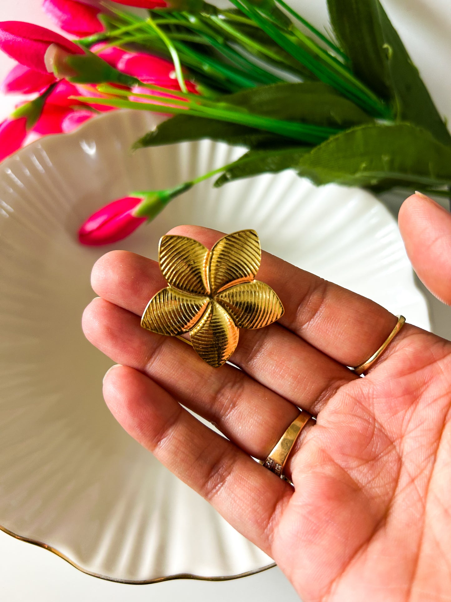 Swirl floral studs