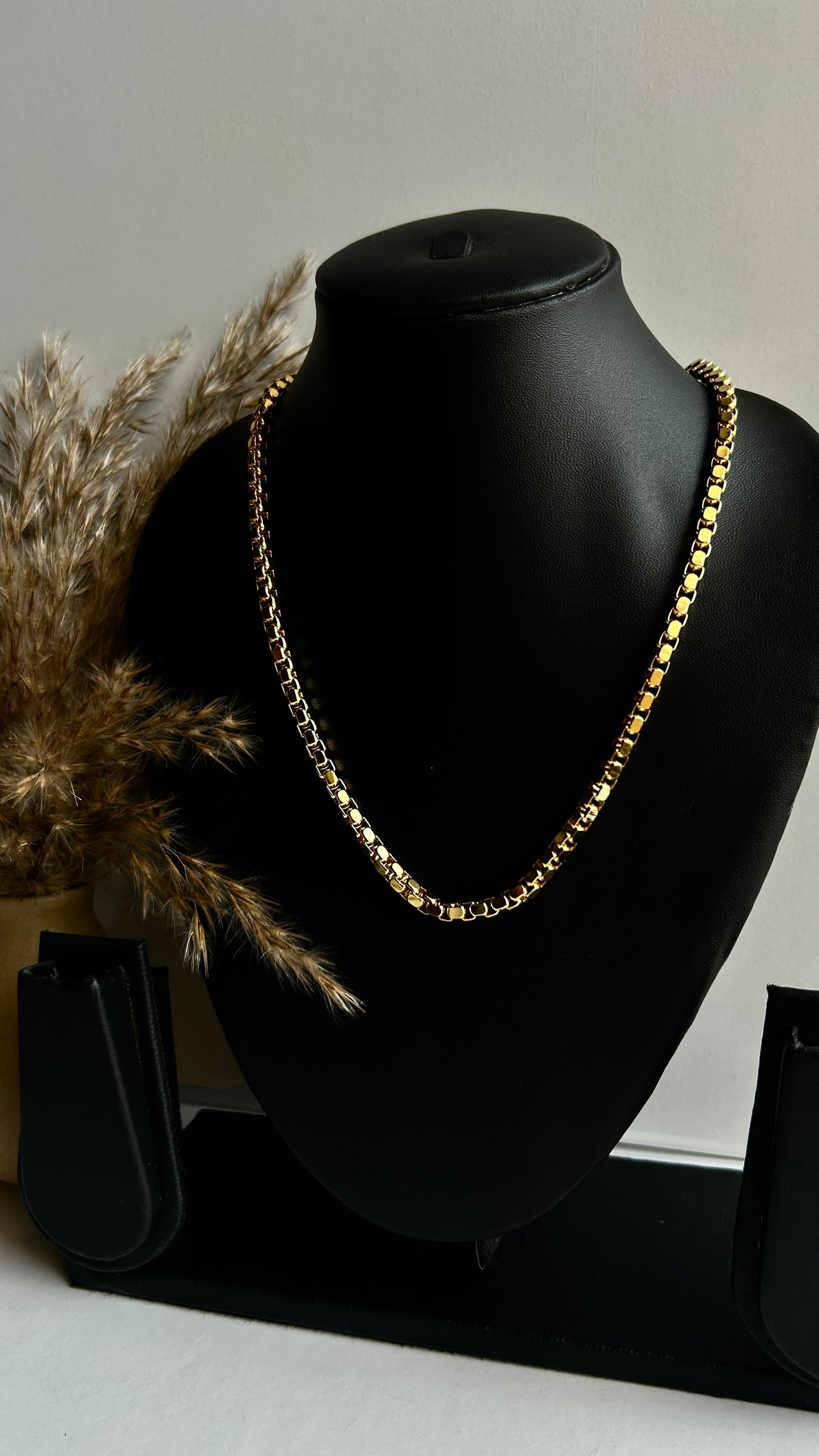 Unisex Box chain - 21 inches long