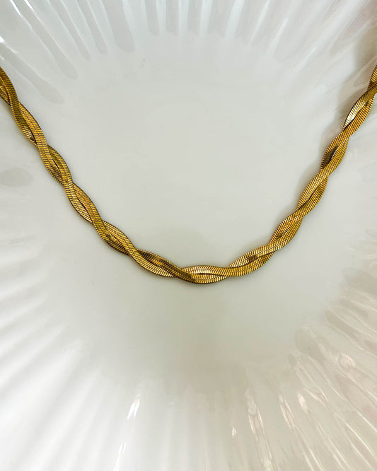 Twisted snake chain necklace