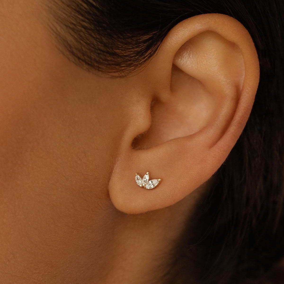 Lotus flatback studs