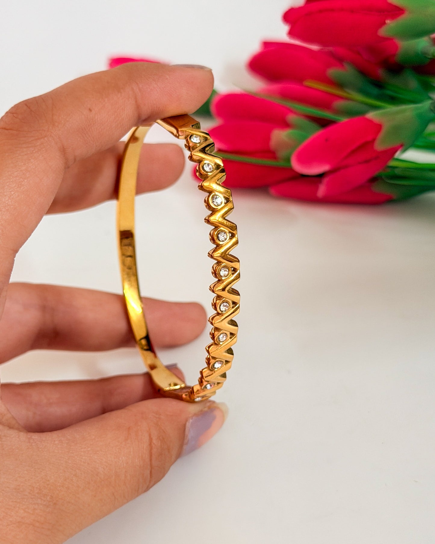 Crown spark bracelet