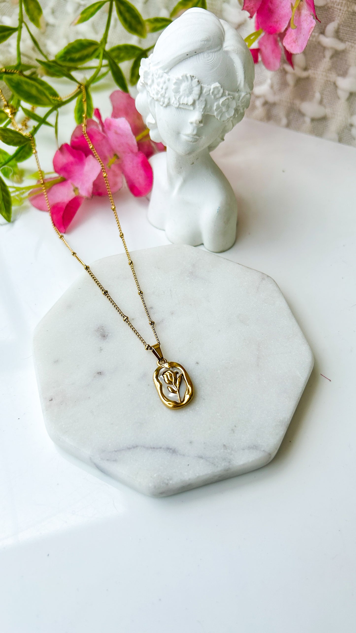 Vintage rose with beaded chain