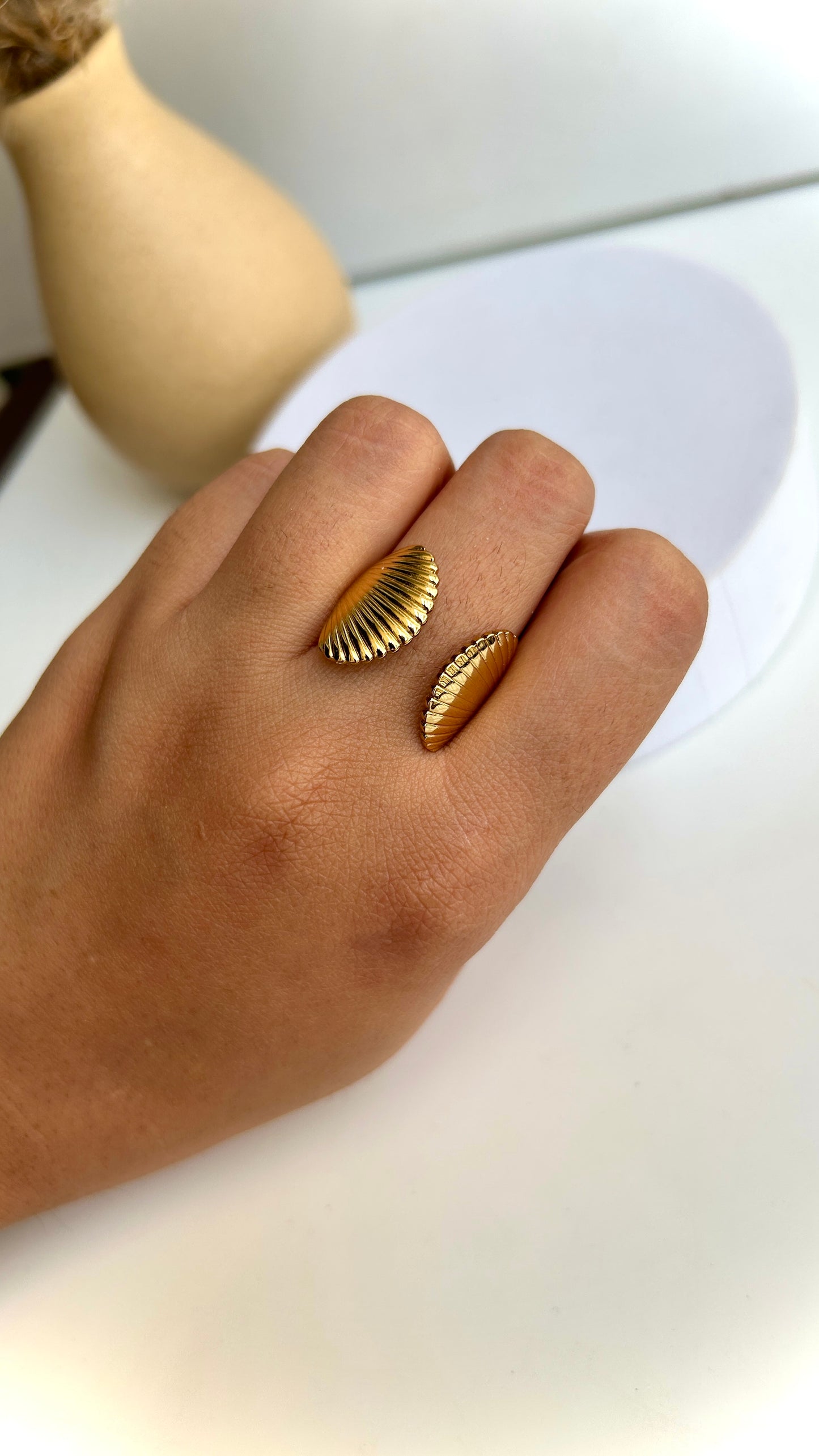 2 shell adjustable ring
