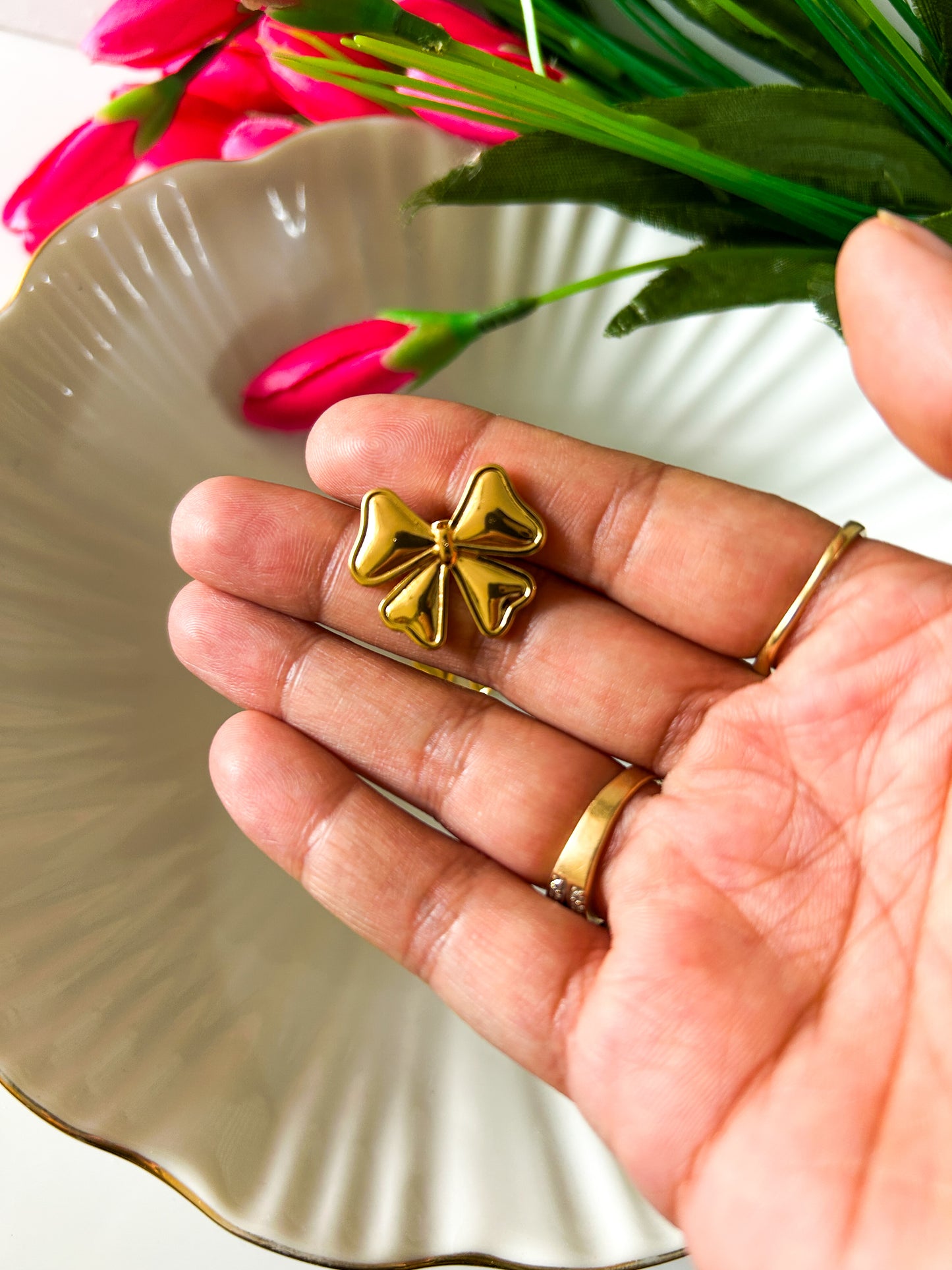 Mini bow studs