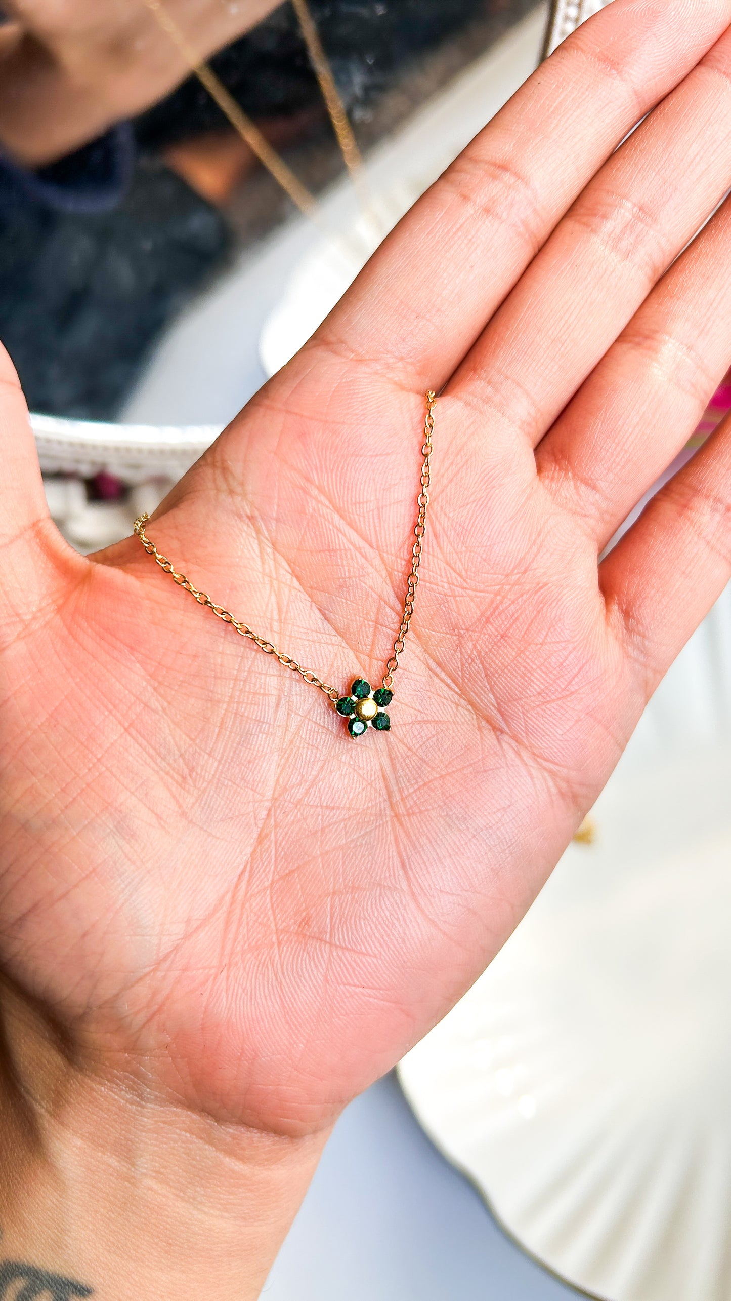 Mini floral stone necklace