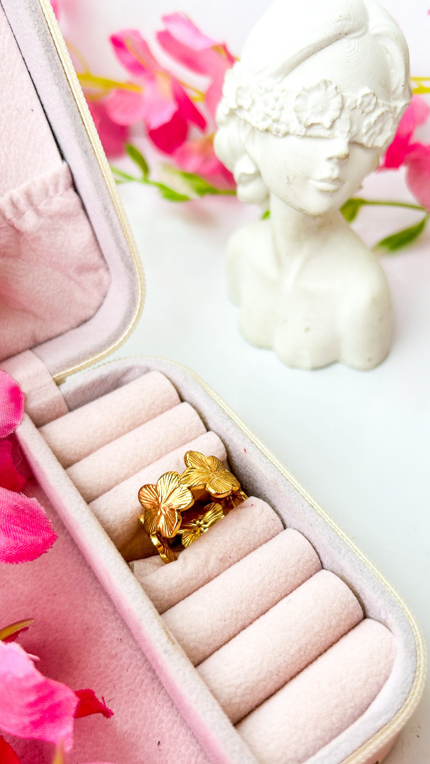 Floral adjustable ring