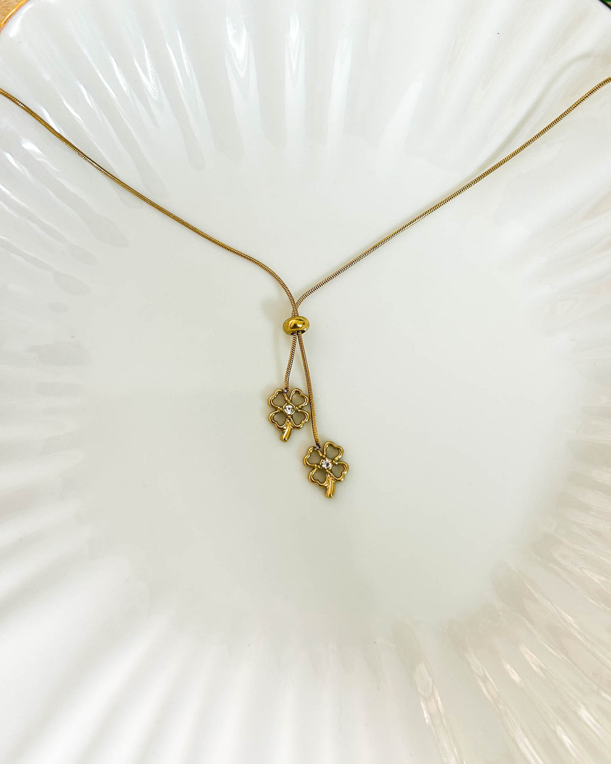Clover hanging necklace