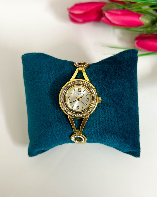 Round thin wrist baby size watch