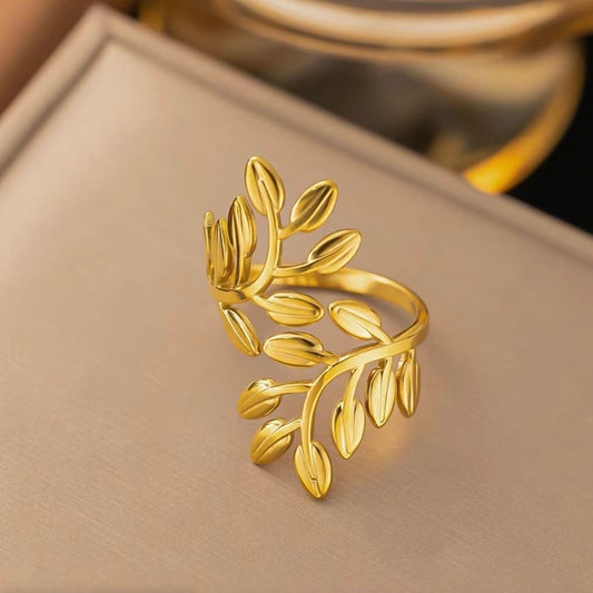 Leafy adjustable ring
