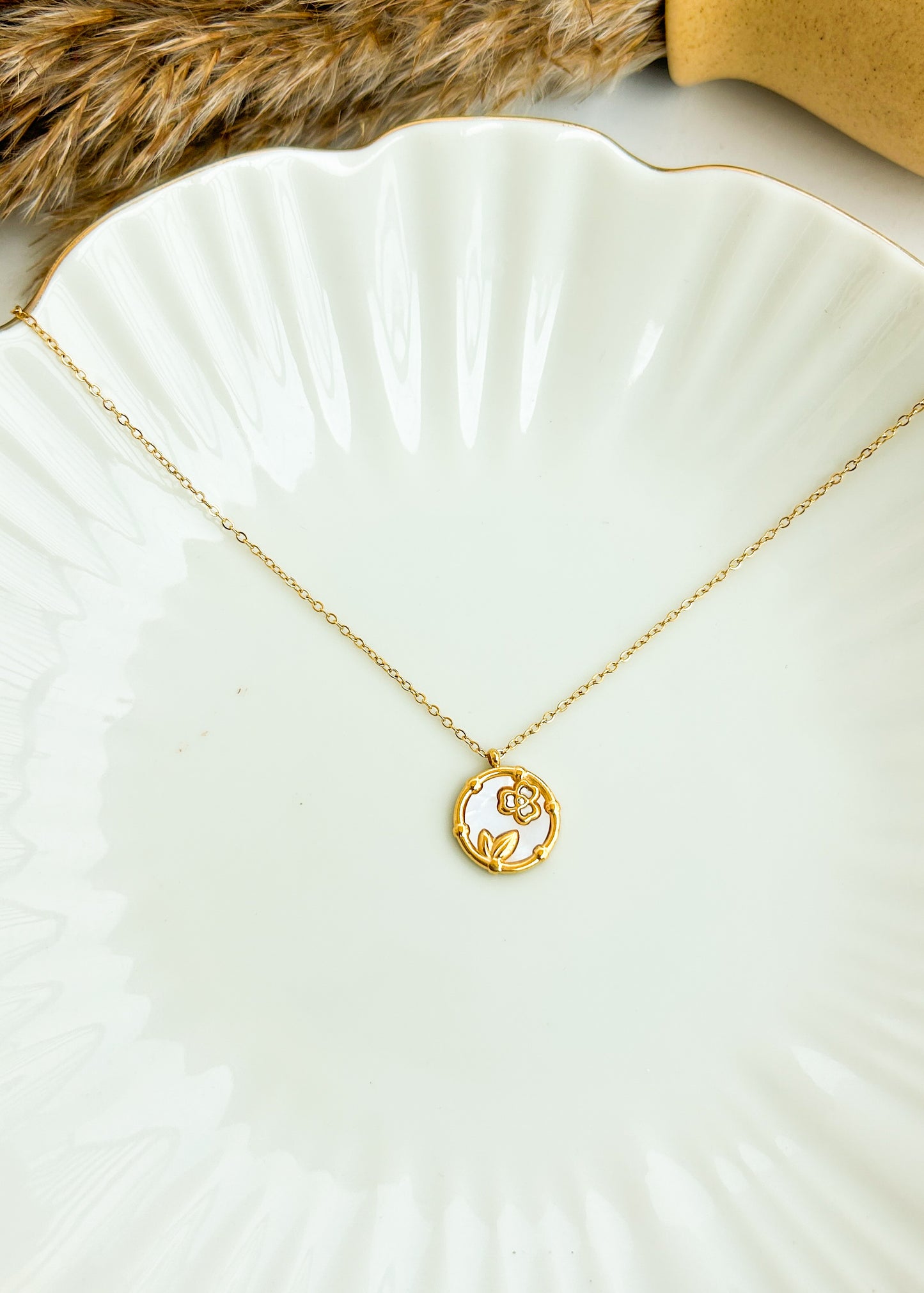 Vintage floral necklace