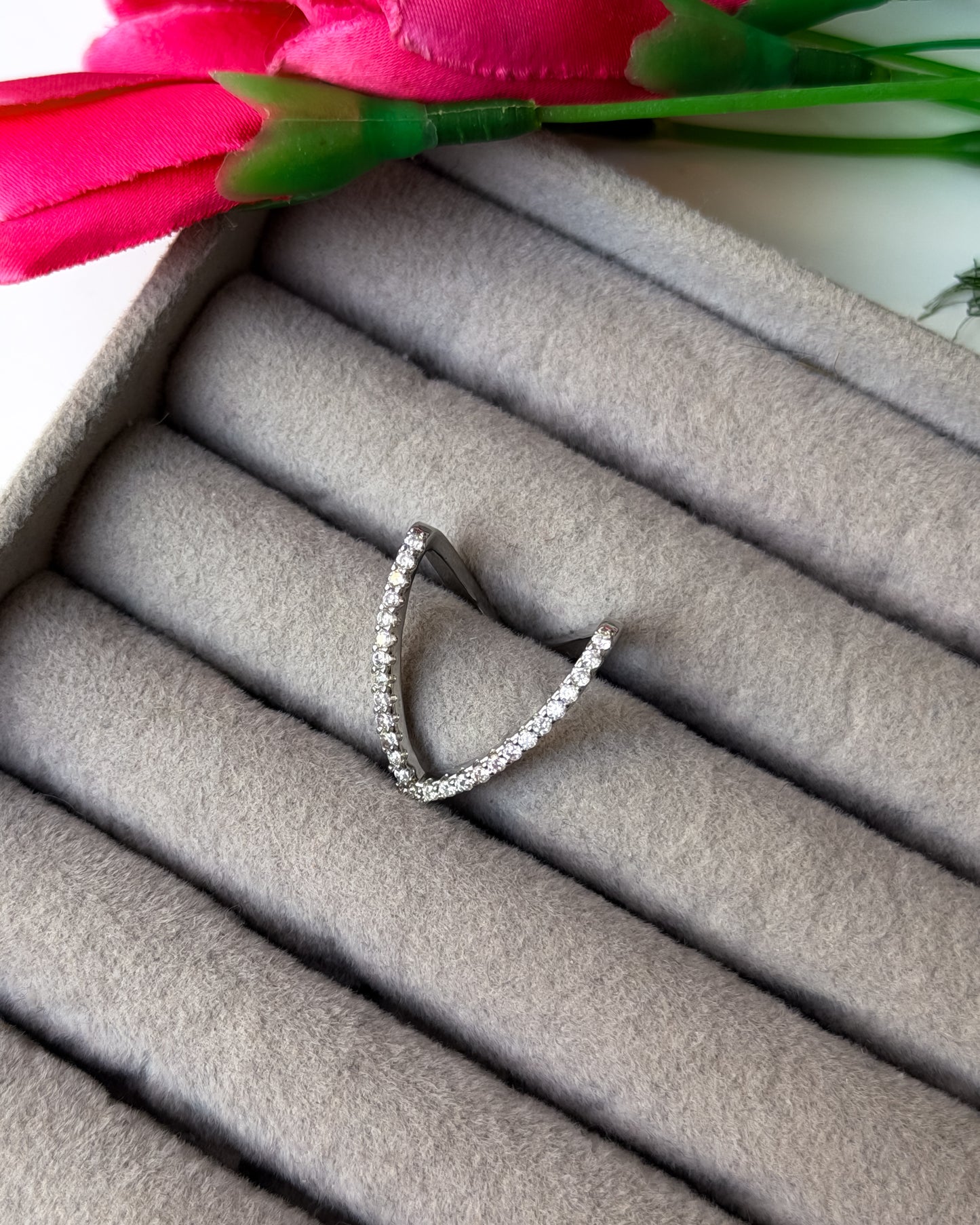 Studded V silver ring