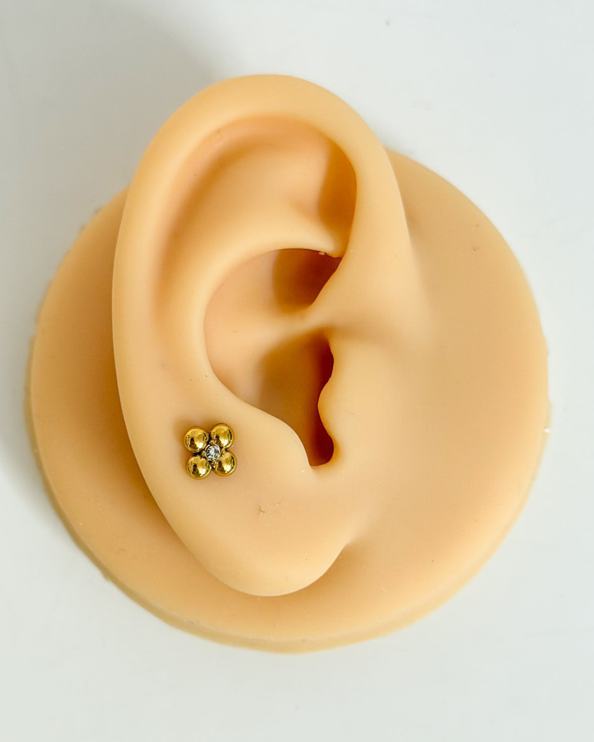 Gold clover ballback studs (Ss)