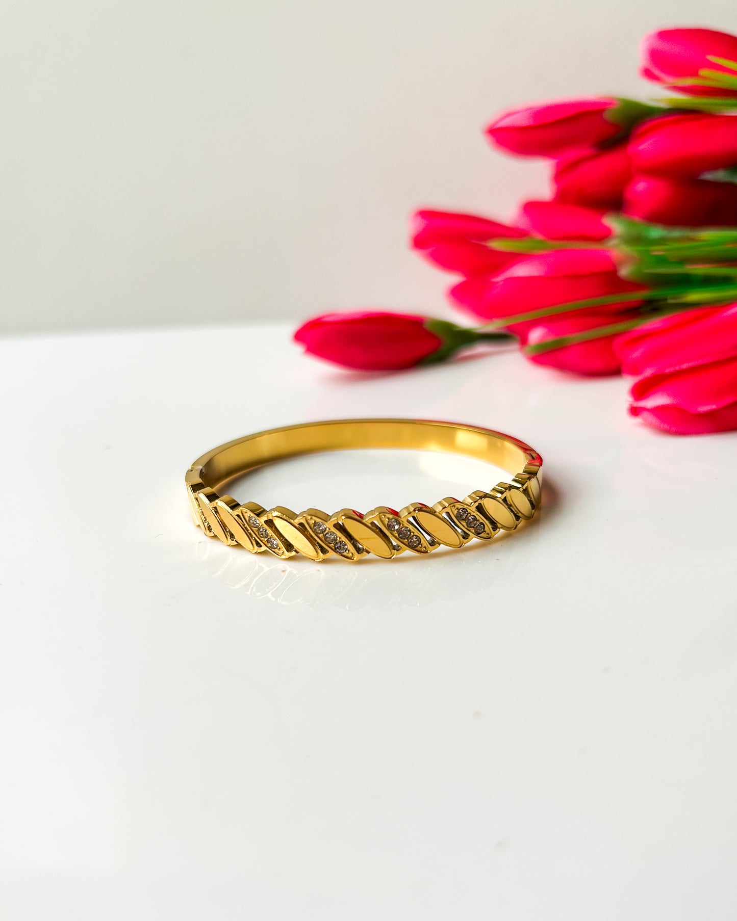 Neila thin wrist bracelet
