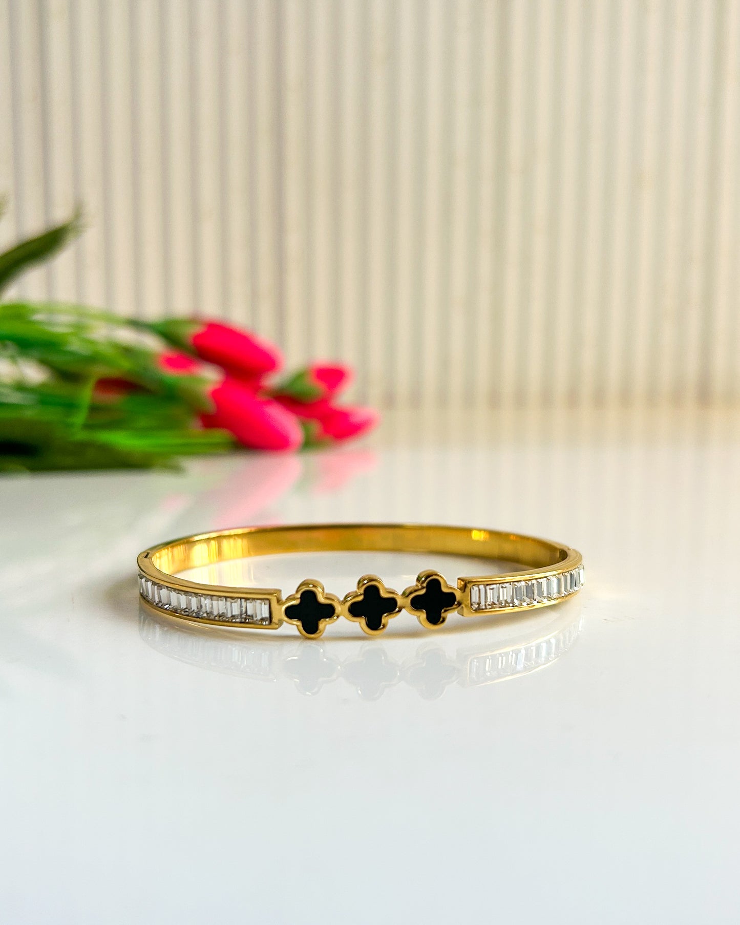 Studded 3 clover bracelet