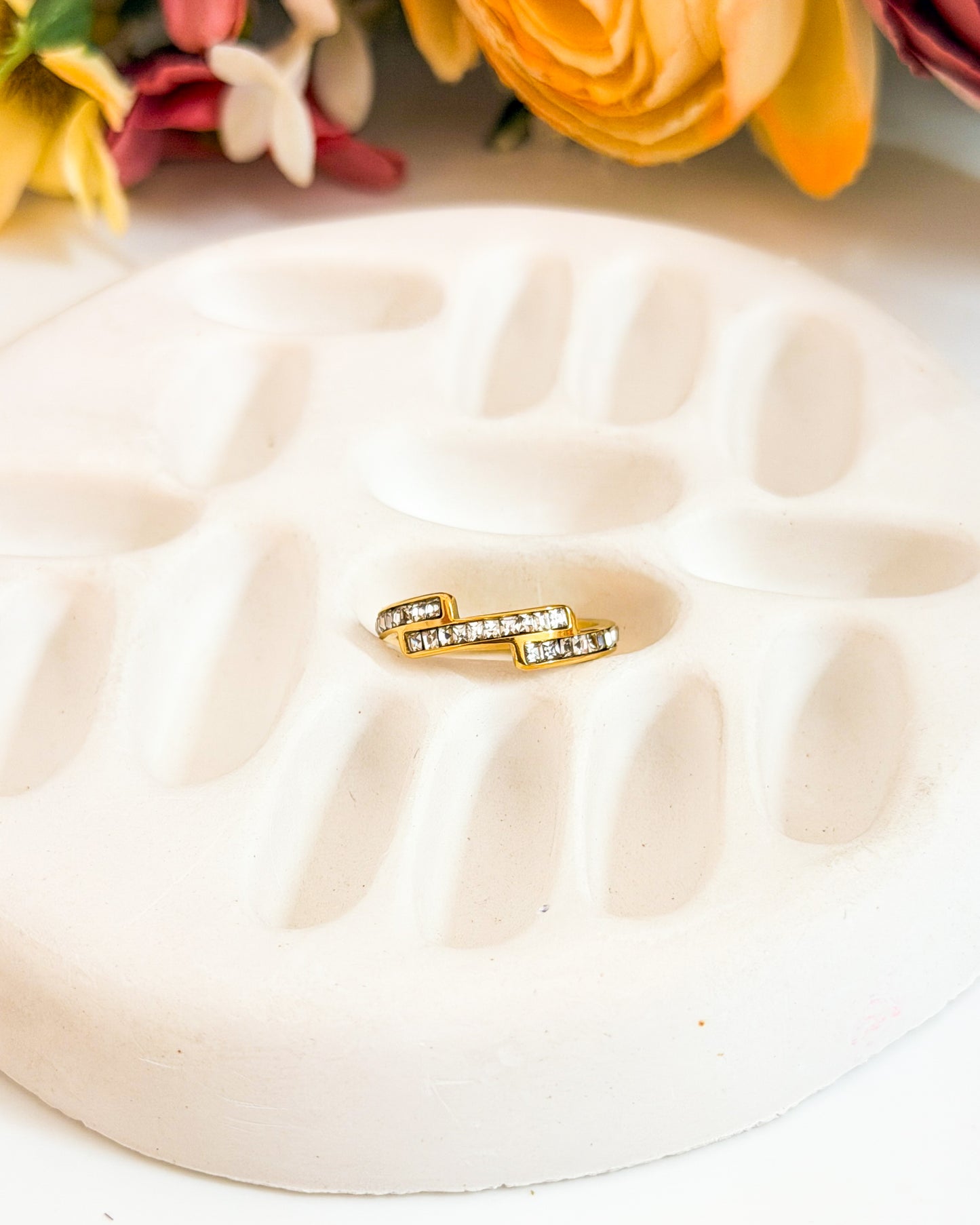 Three wave premium ring