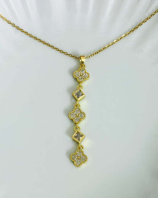 Clover hanging necklace