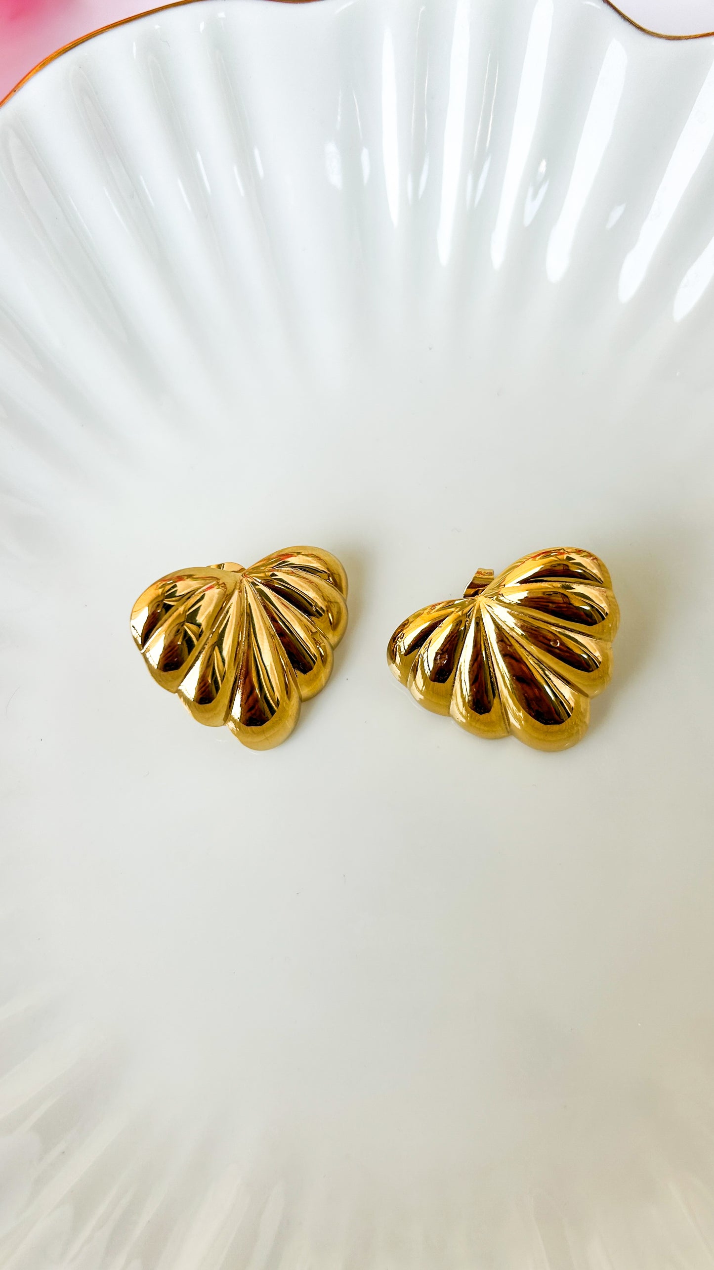 Pinteresty Bold studs