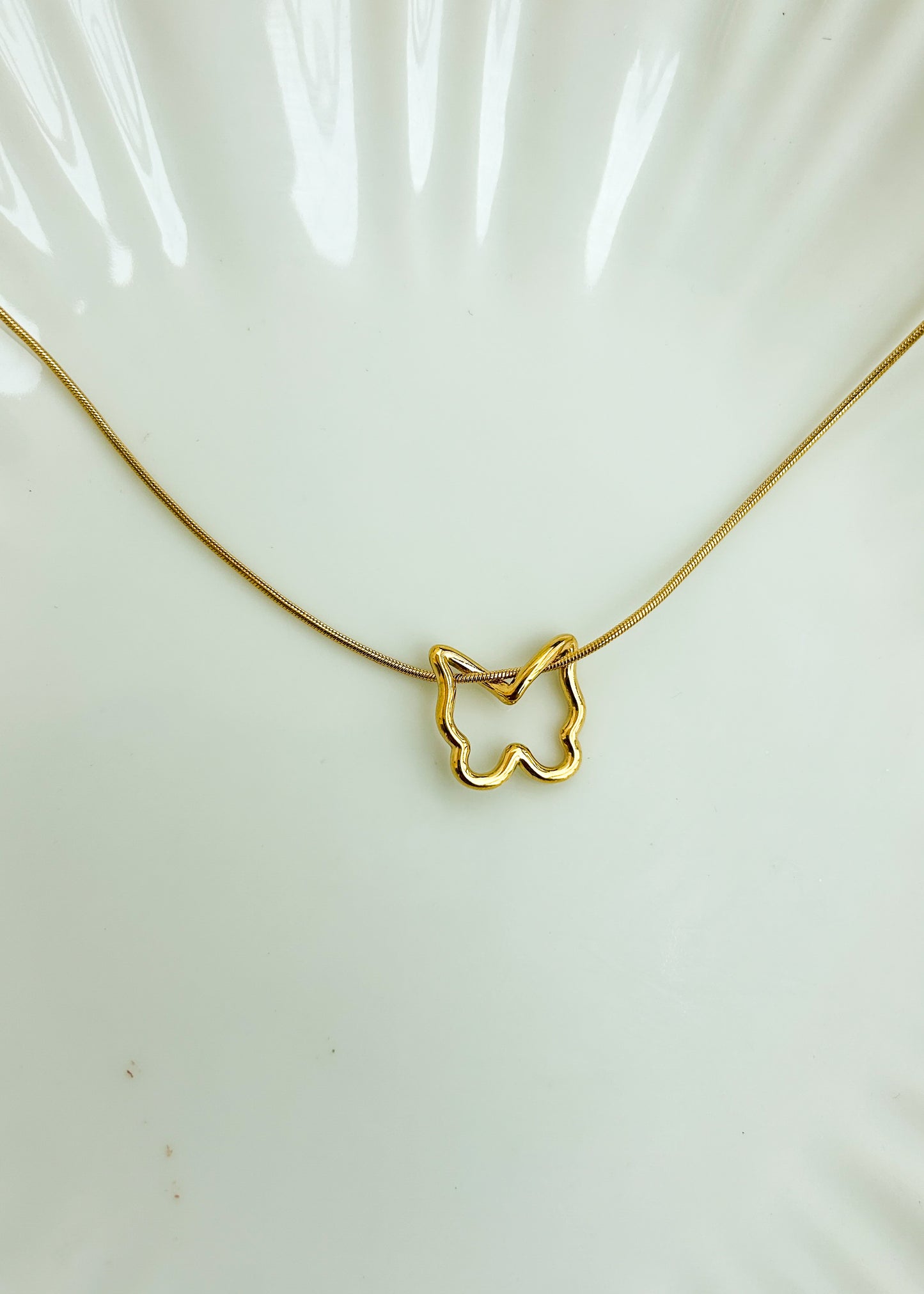 Loop butterfly necklace