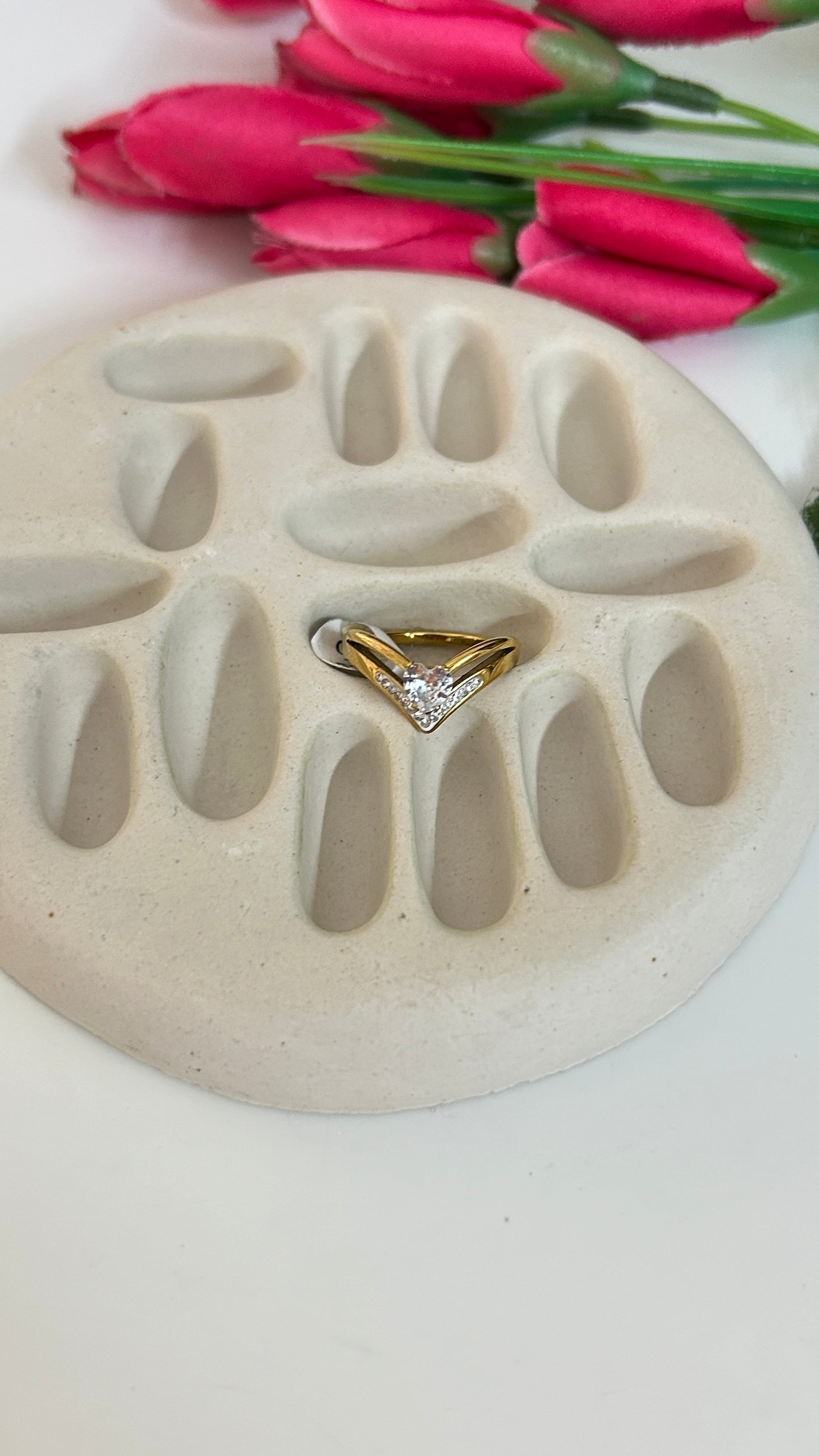 Premium v shape with heart stone ring