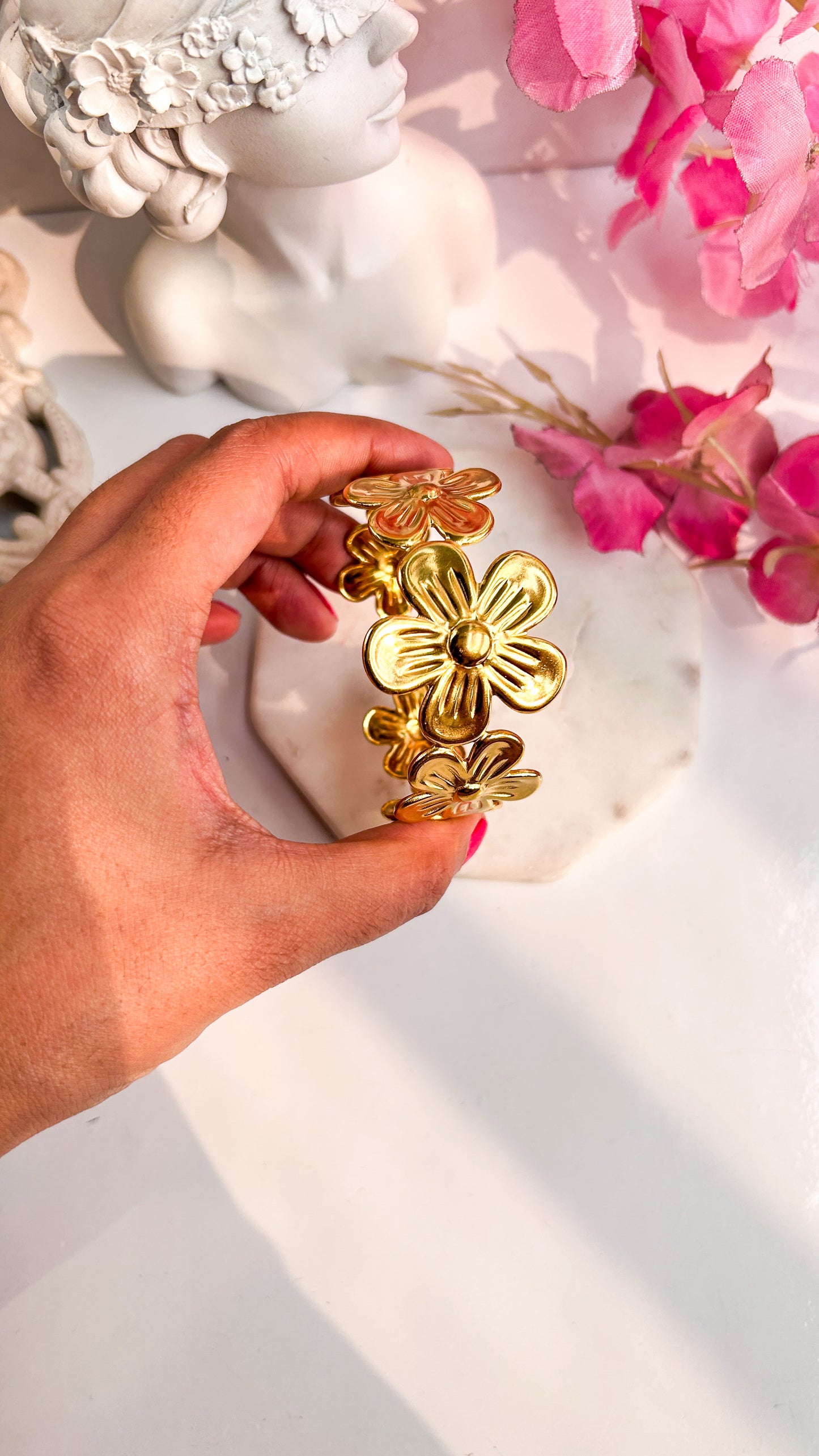 Chunky adjustable floral kada