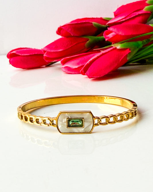 Green stone thin wrist/ baby size bracelet