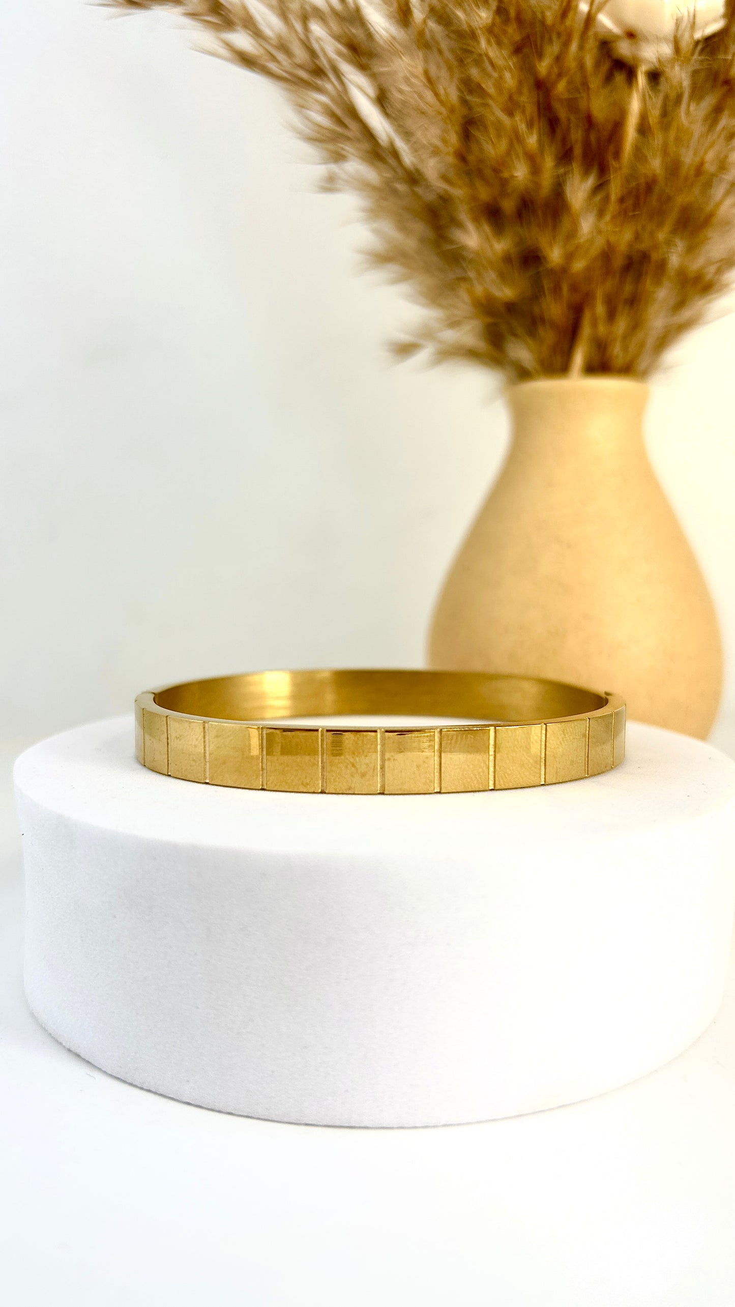 Men block pattern bracelet