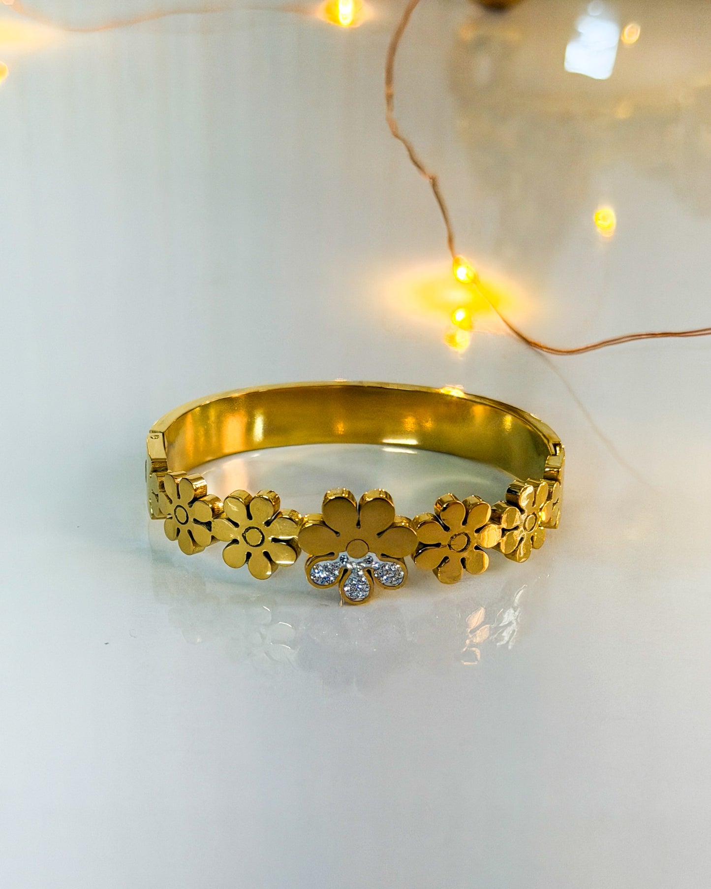 Pretty floral thin wrist/ baby size bracelet