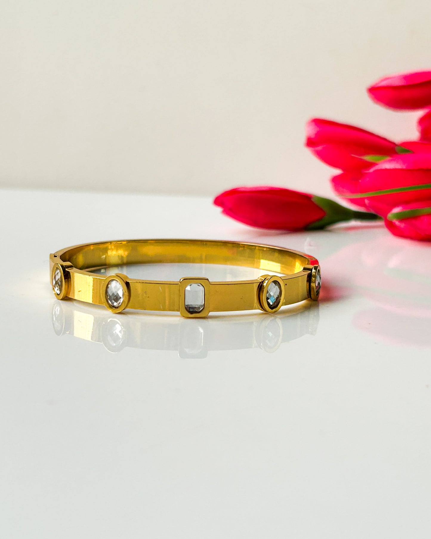 Geometric stone detailed bracelet