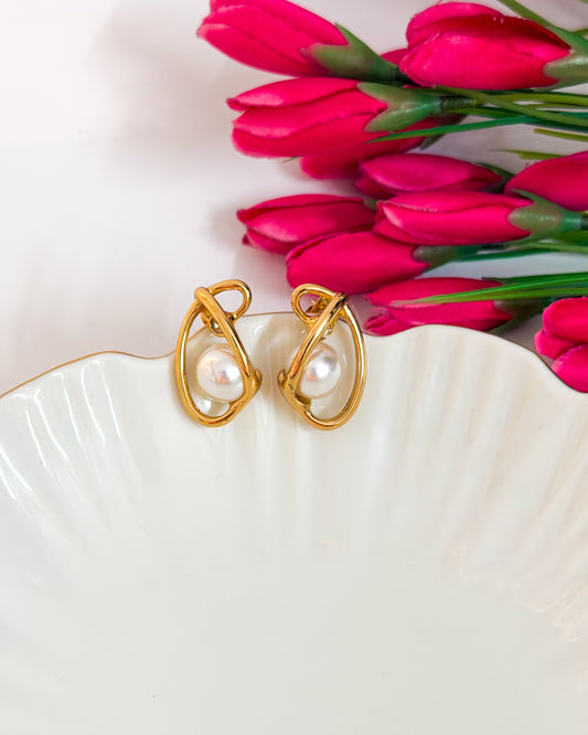 Pearl knot earring