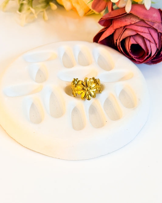 Good luck flower Adjustable ring