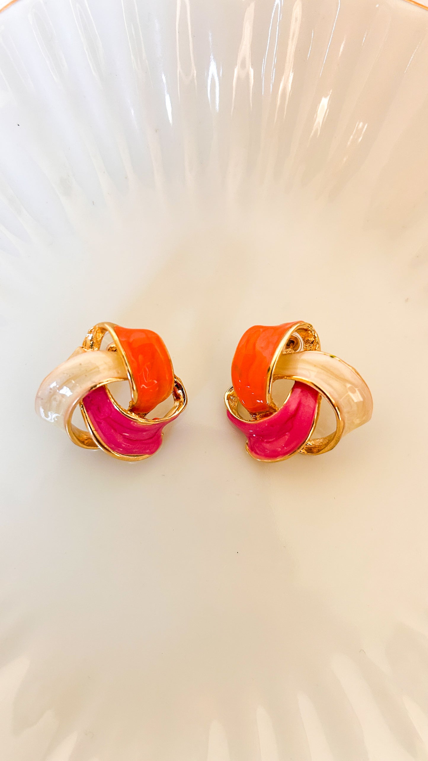 Crisscross studs