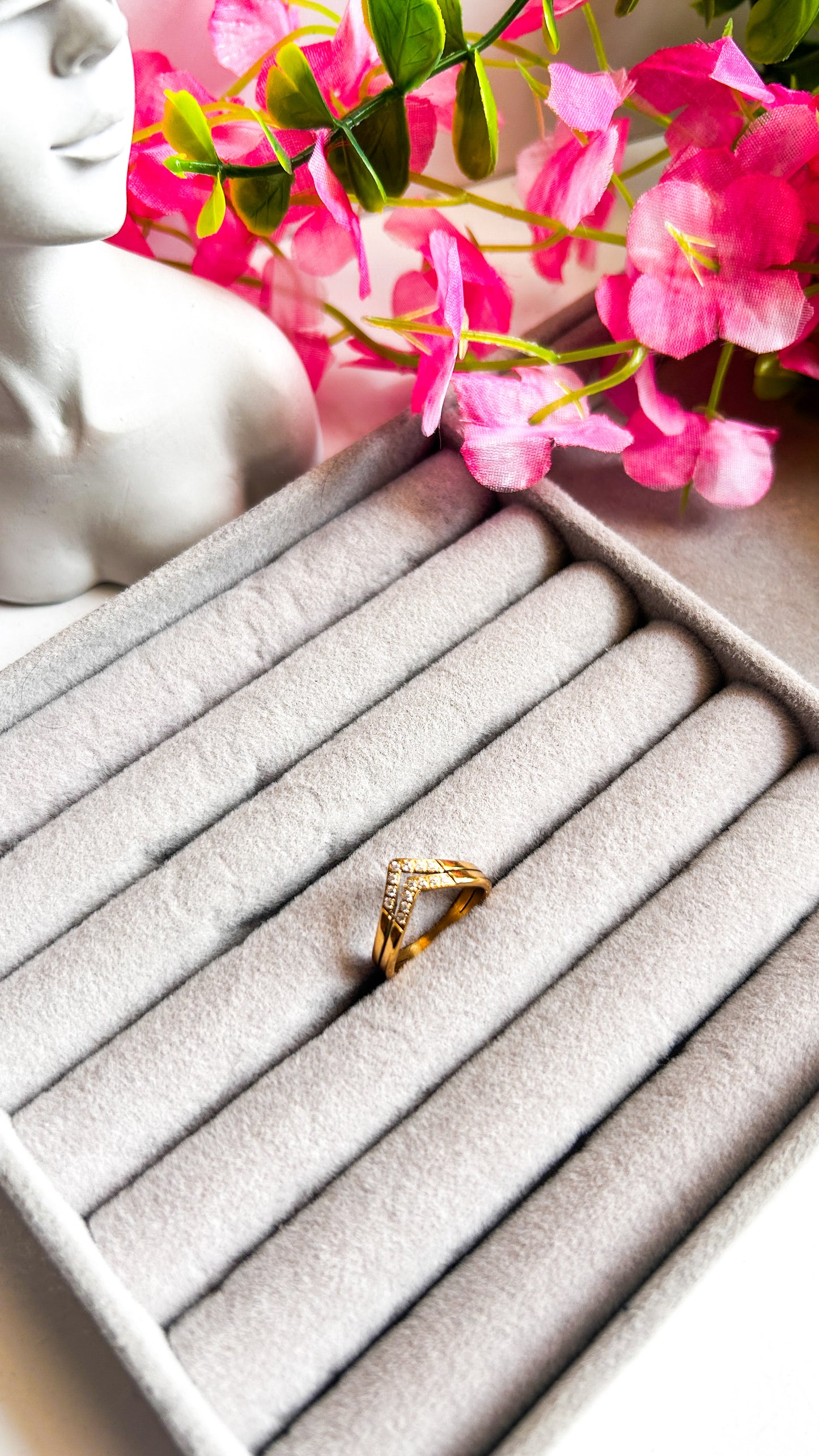 Studded v shape ring