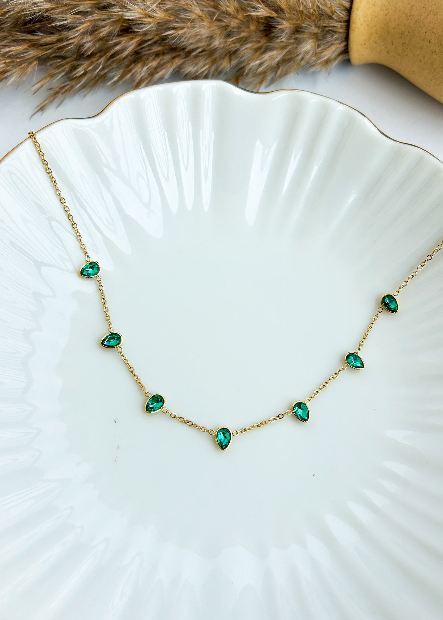 Green drop stone necklace