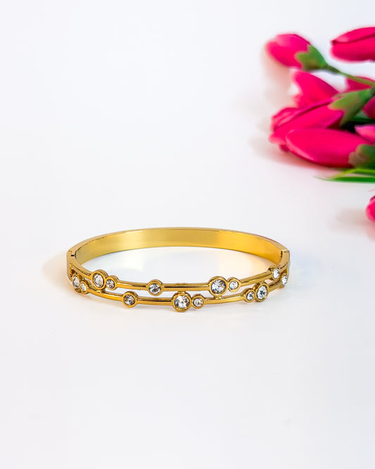 Bubbly stone bracelet