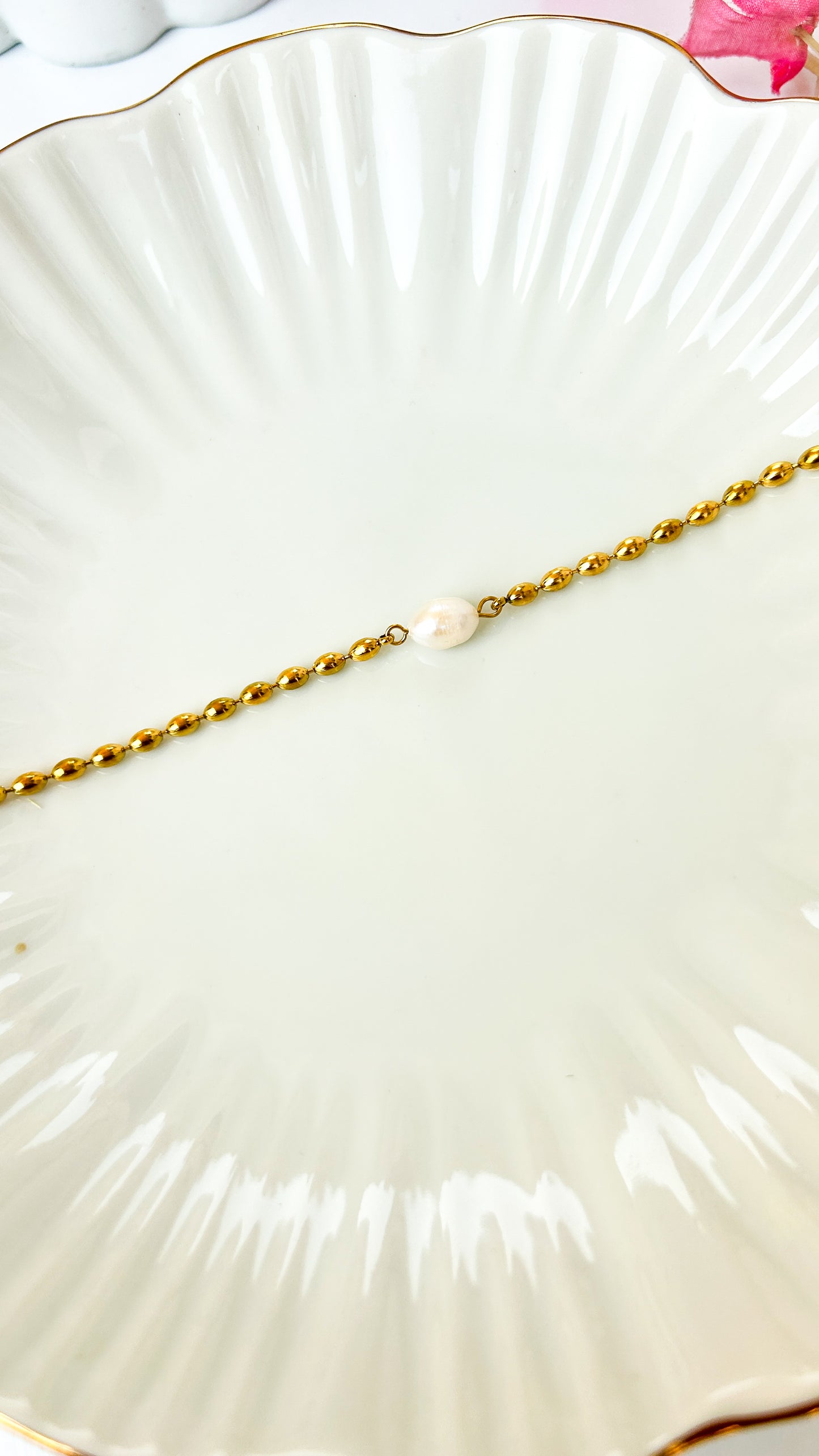 Beachy pearl bracelet