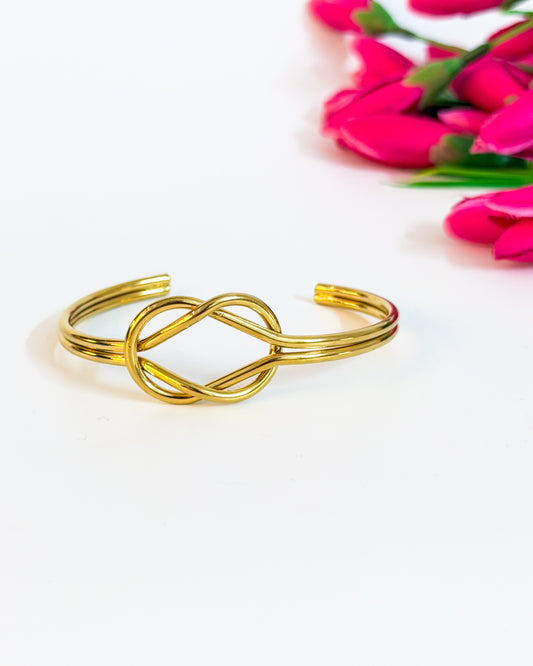 Love knot bracelet