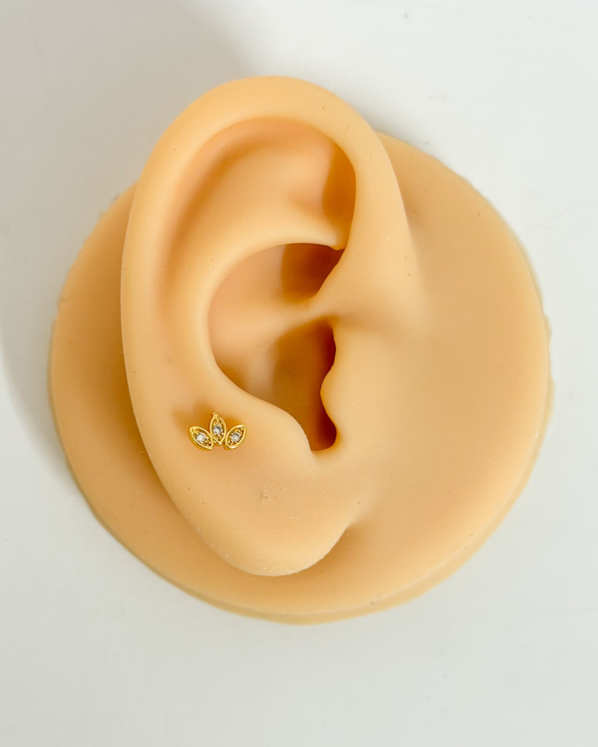 Three petal leafy ball back studs