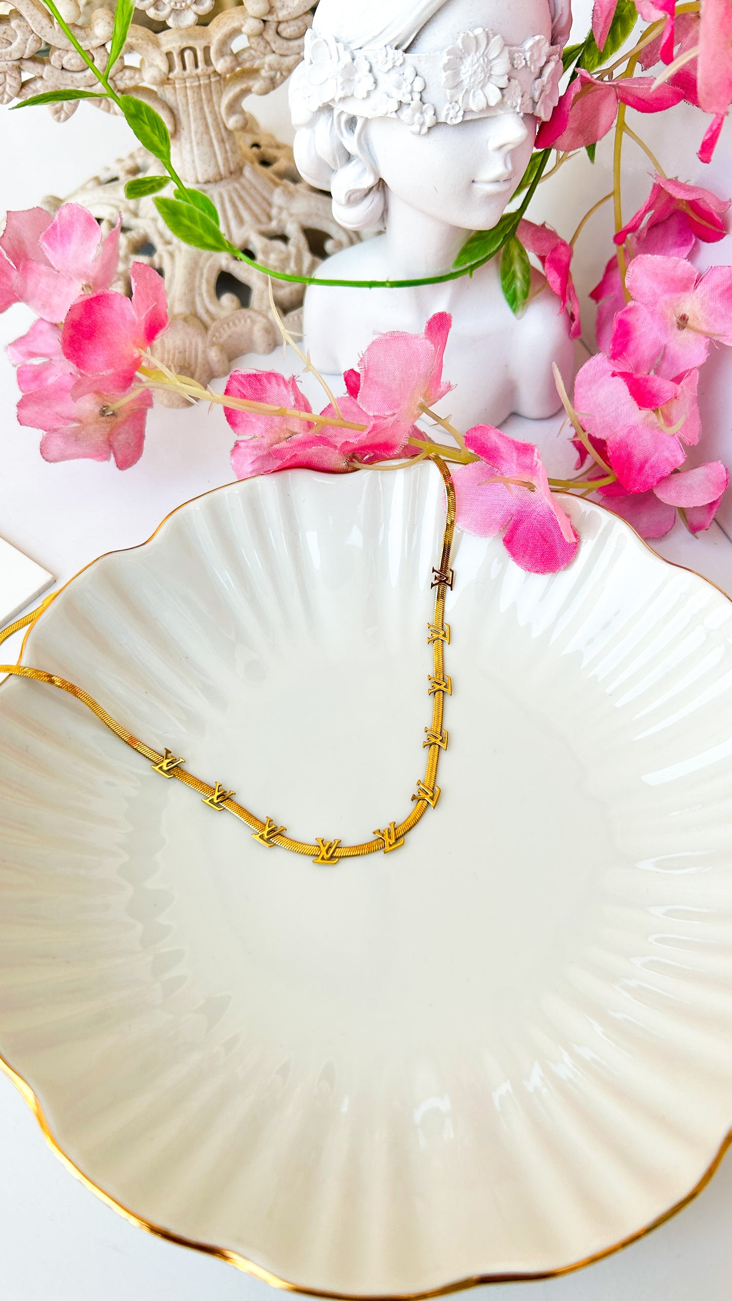 Brand detailed snake chain