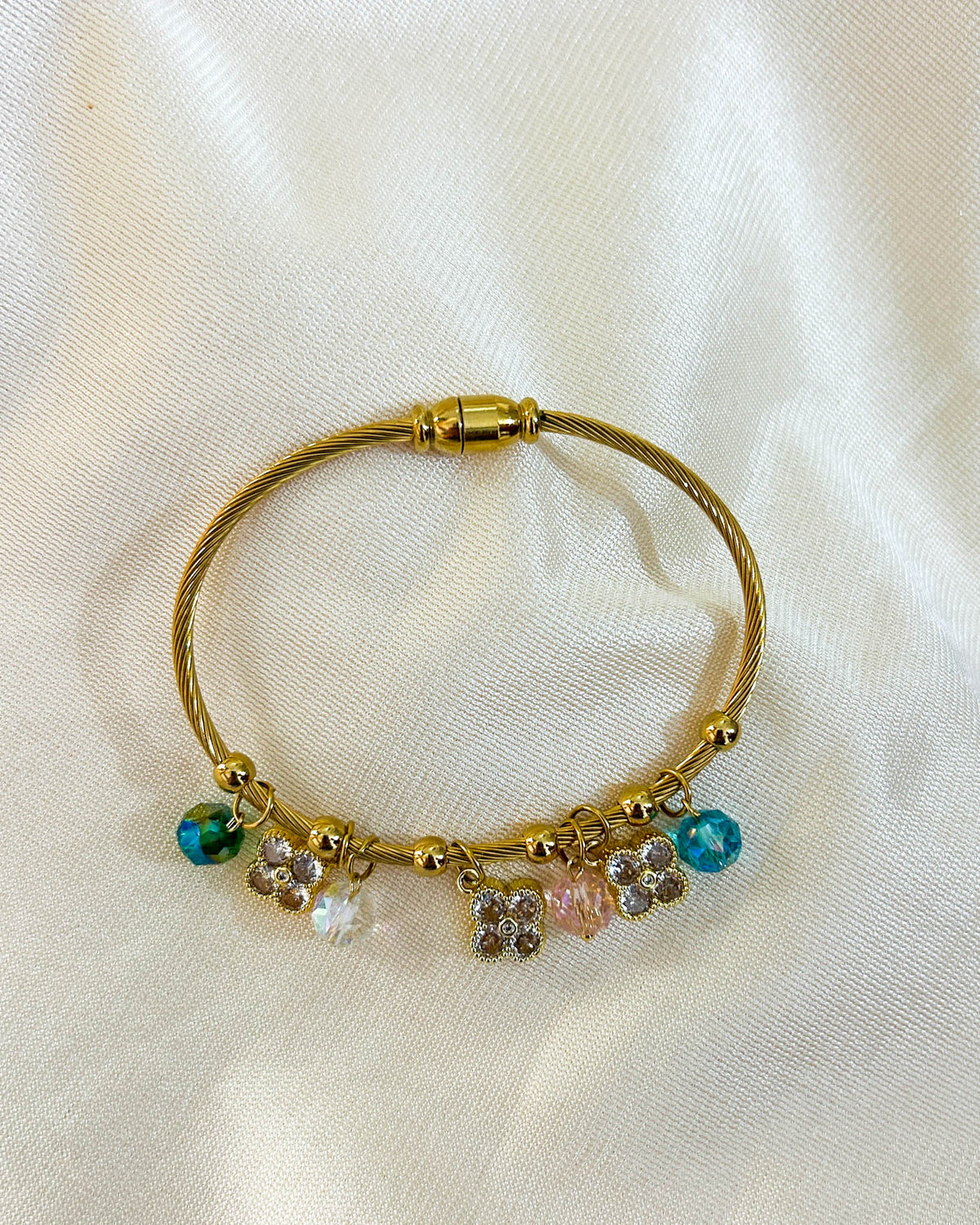 Magnetic charm Bracelet clover