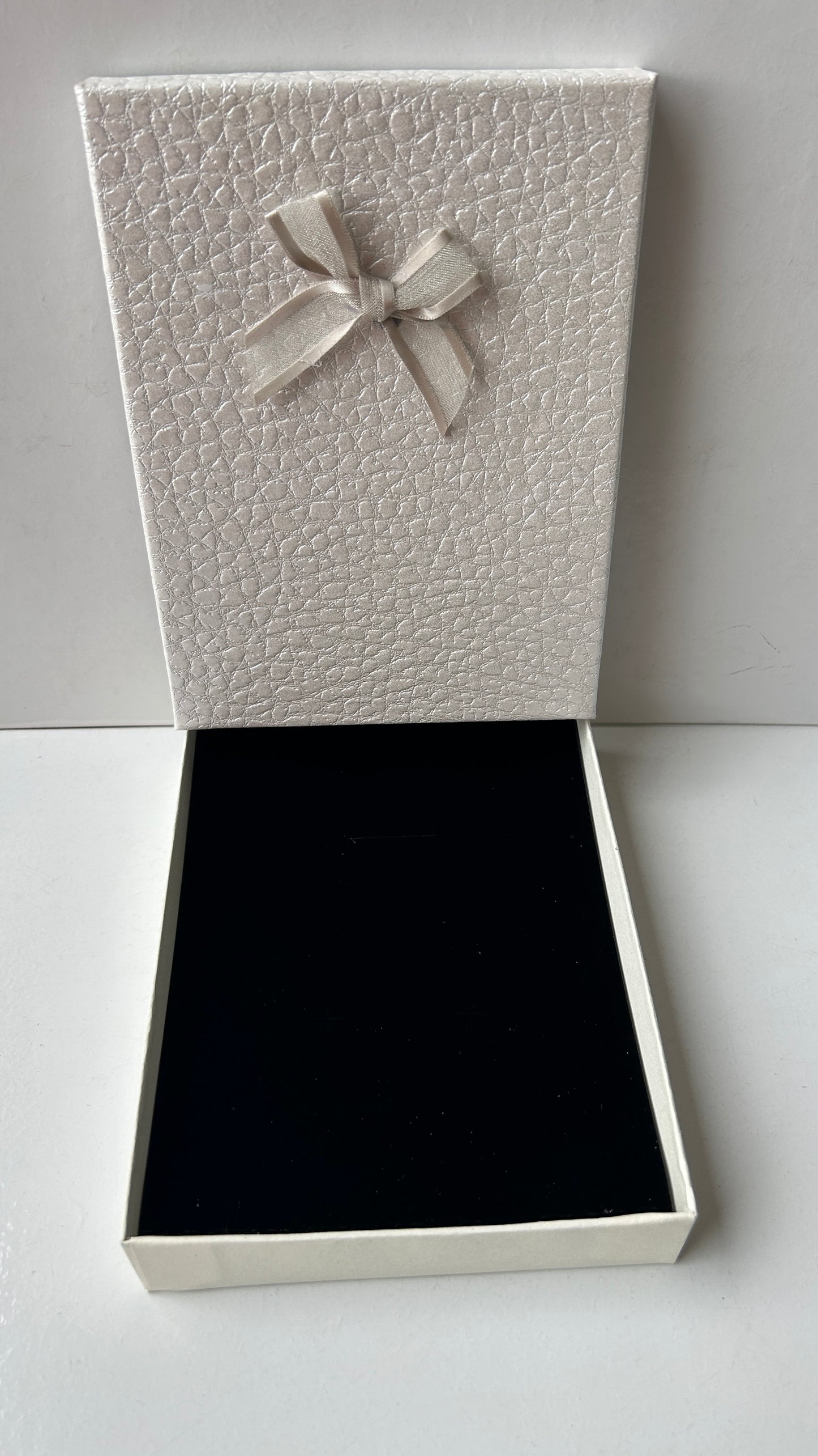 Textured luxe Big gift box. For necklace, earring, bracelet. Or set etc